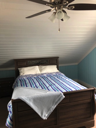 Queen Bed & Paddle Fan Queen Bed & Paddle Fan